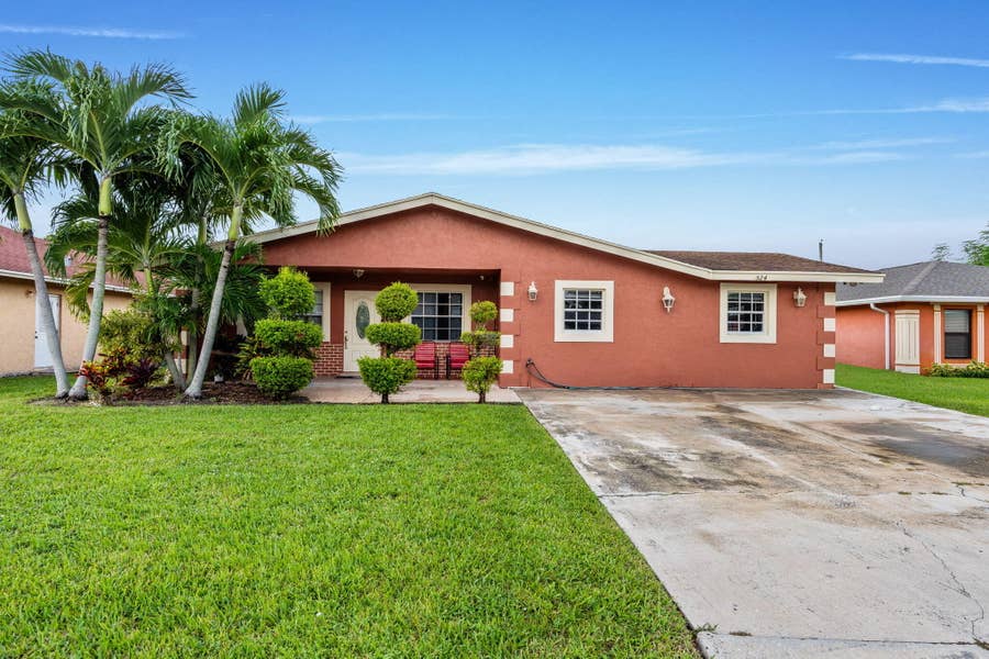 Property photo for 524 NW 9th Avenue, Boynton Beach, FL