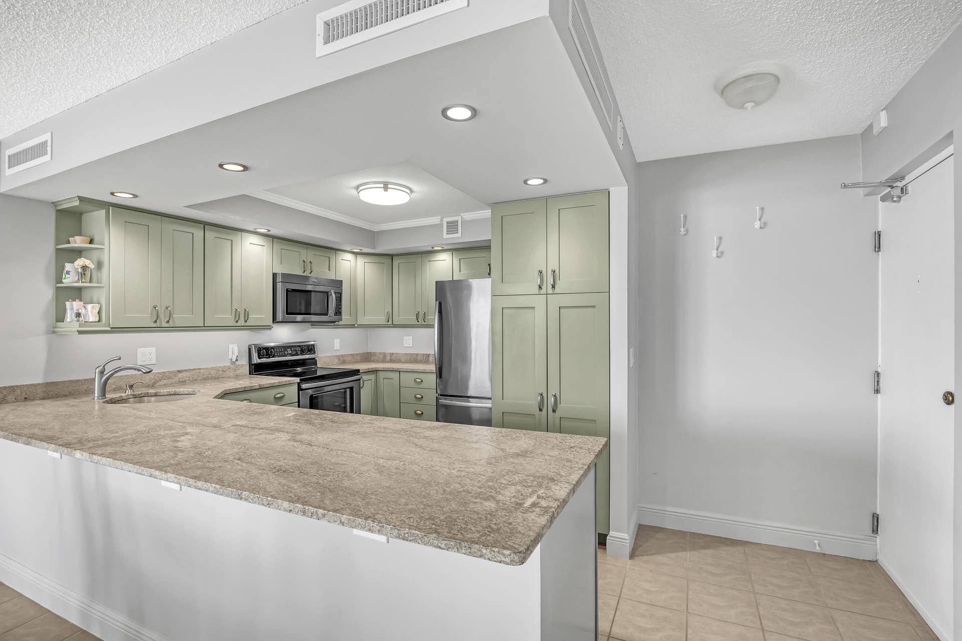 2800 N Ocean Drive, #A-22A, Riviera Beach, FL 33404 Kitchen