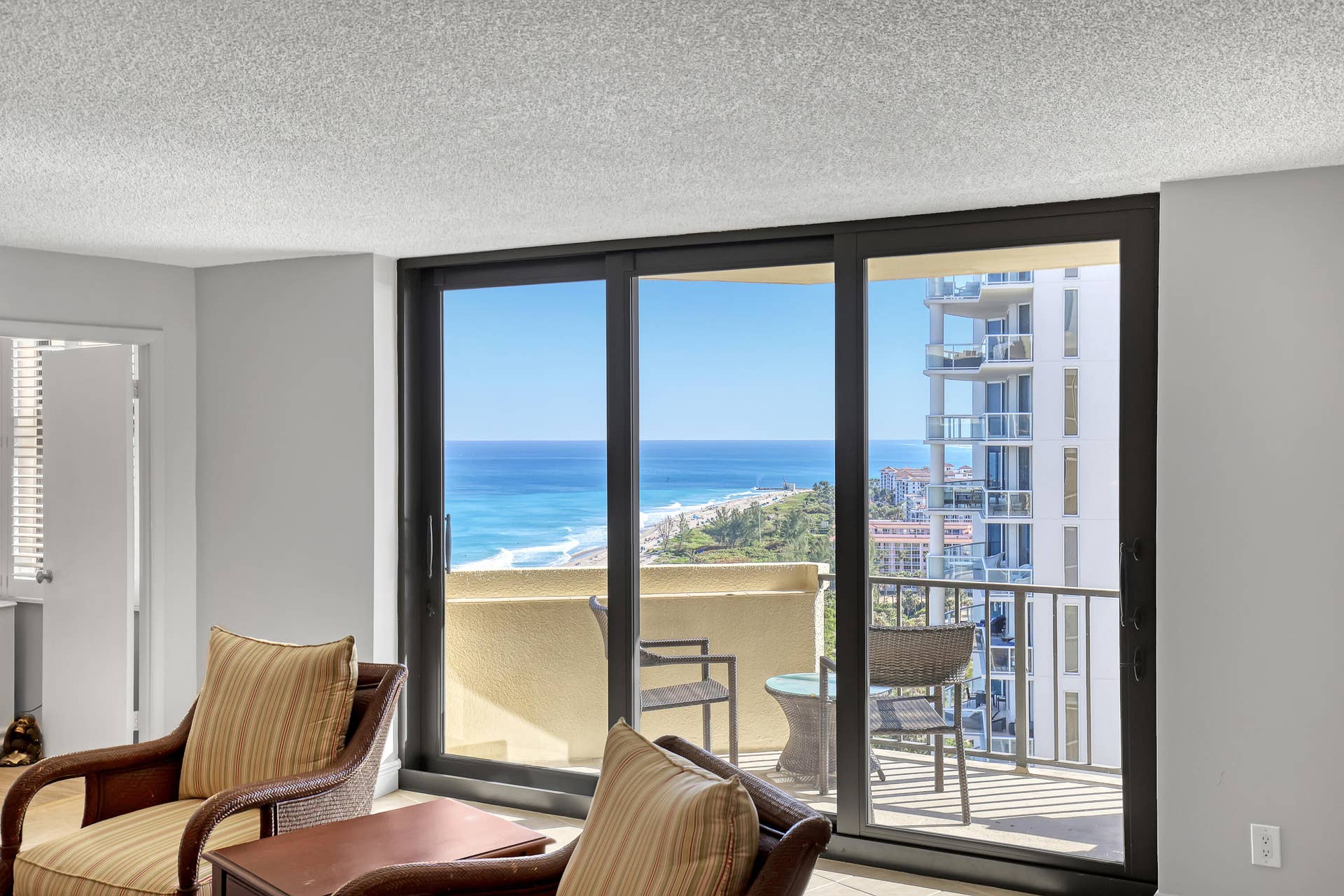 2800 N Ocean Drive, #A-22A, Riviera Beach, FL 33404 Living Room