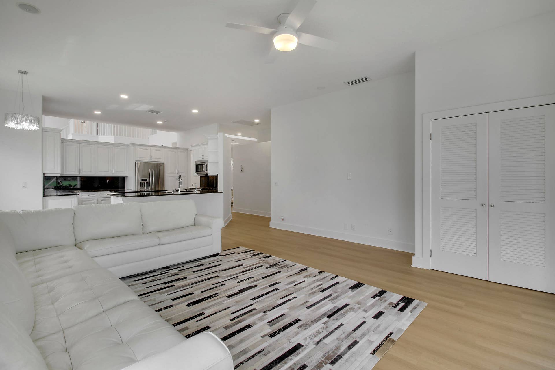 10375 OSPREY Trace, West Palm Beach, FL 33412 Living to Kitchen