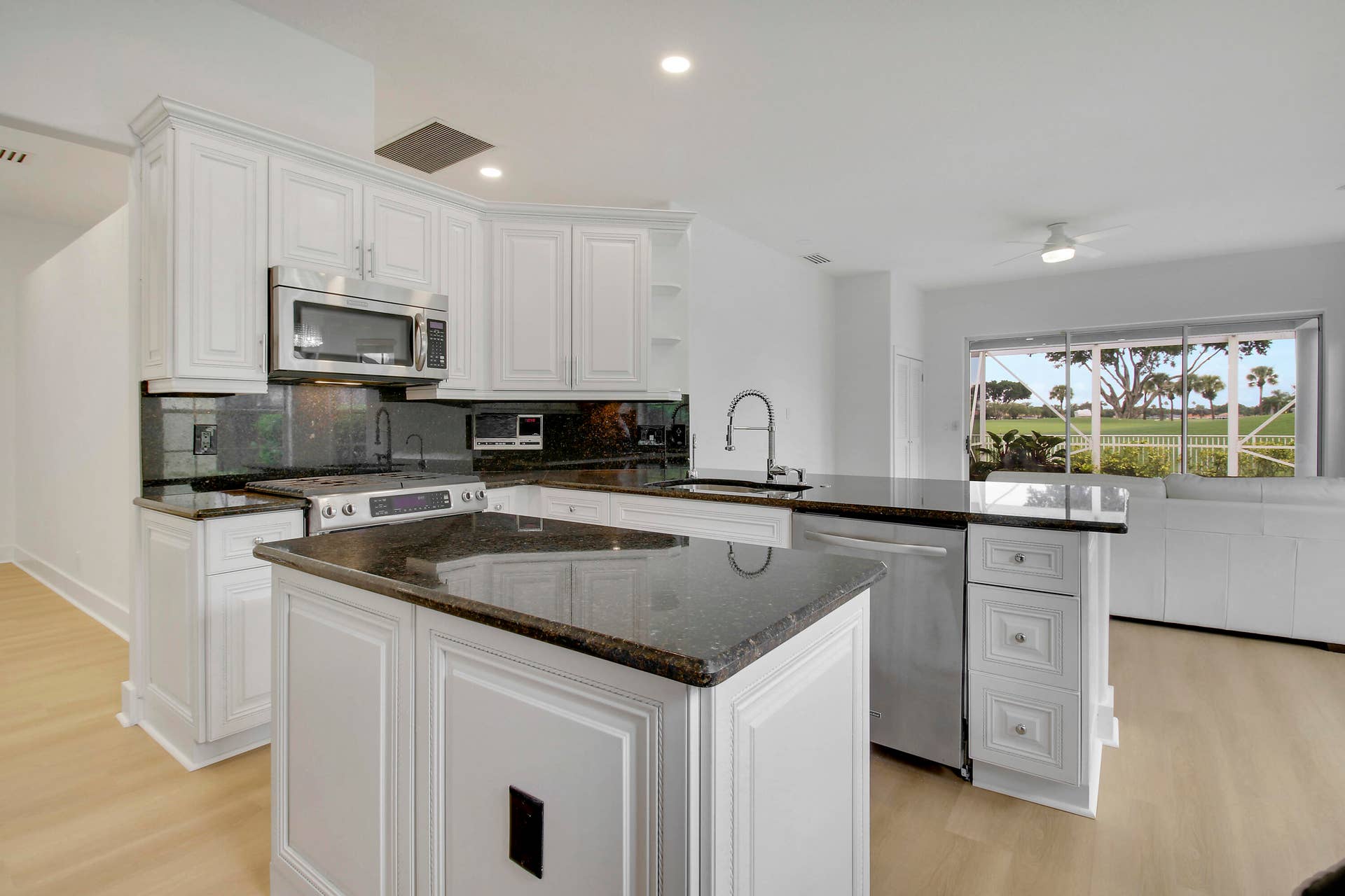 10375 OSPREY Trace, West Palm Beach, FL 33412 Kitchen to Living