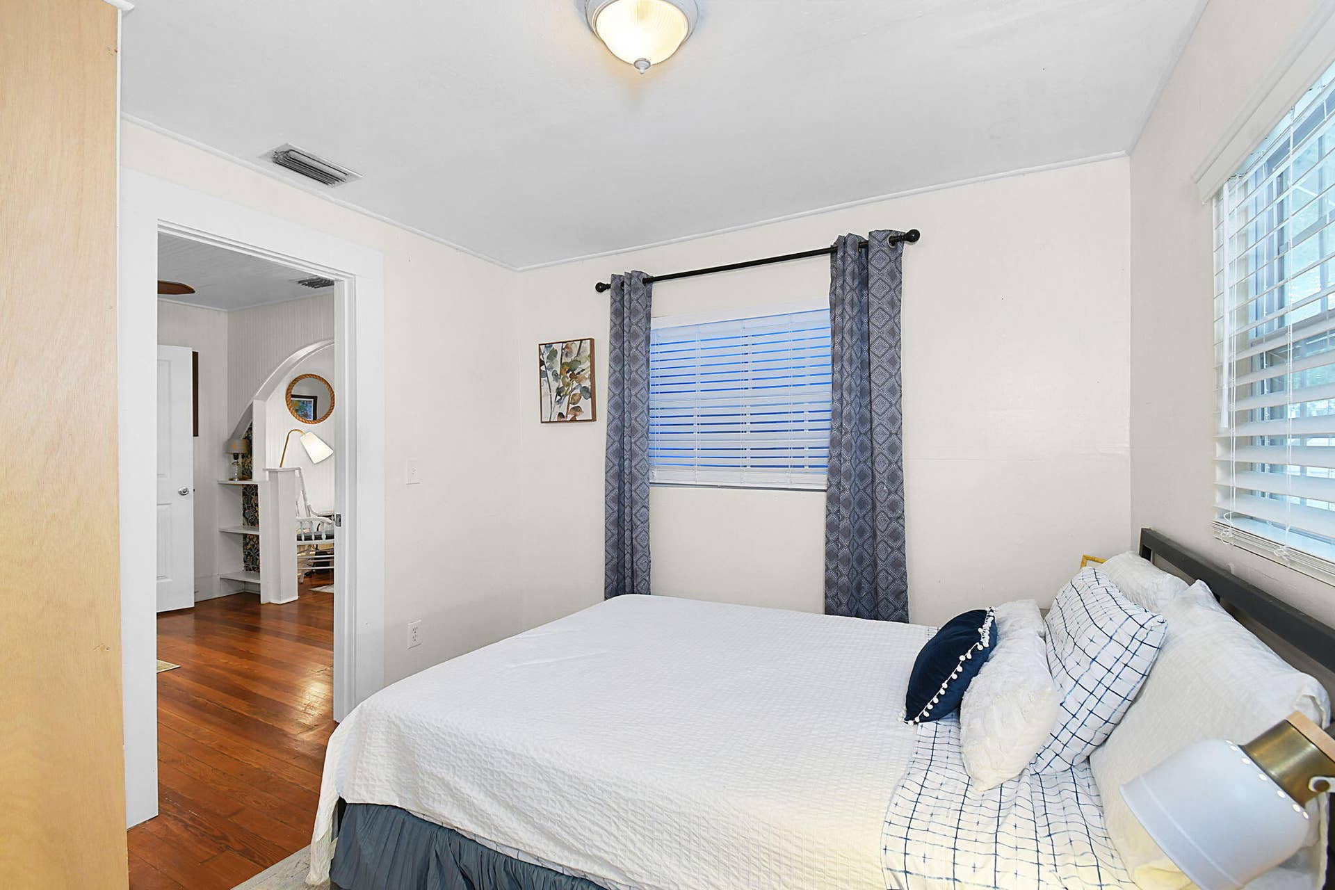 2nd bedroom