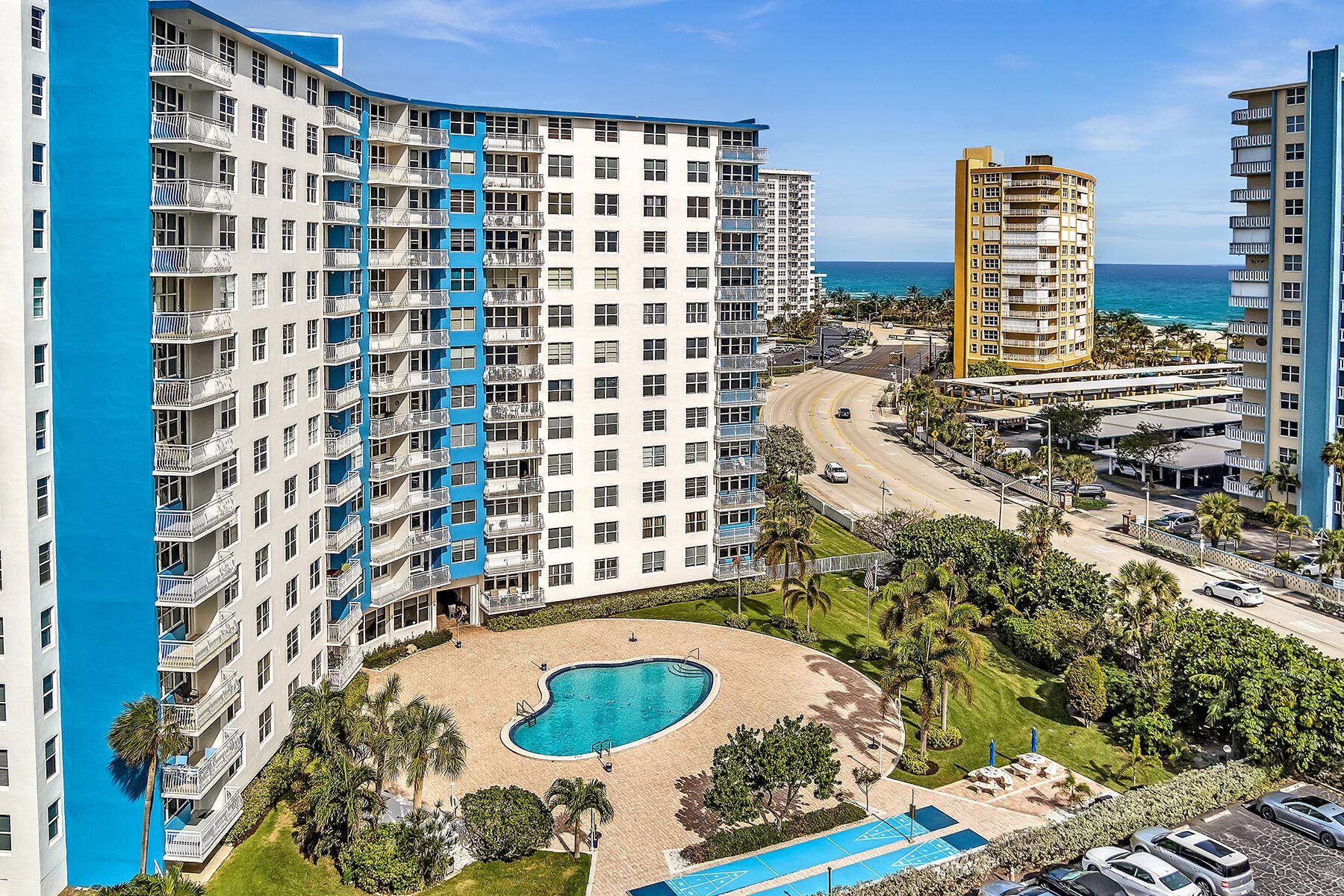 301 N Ocean Boulevard, #709, Pompano Beach, FL 33062 Pool and ocean