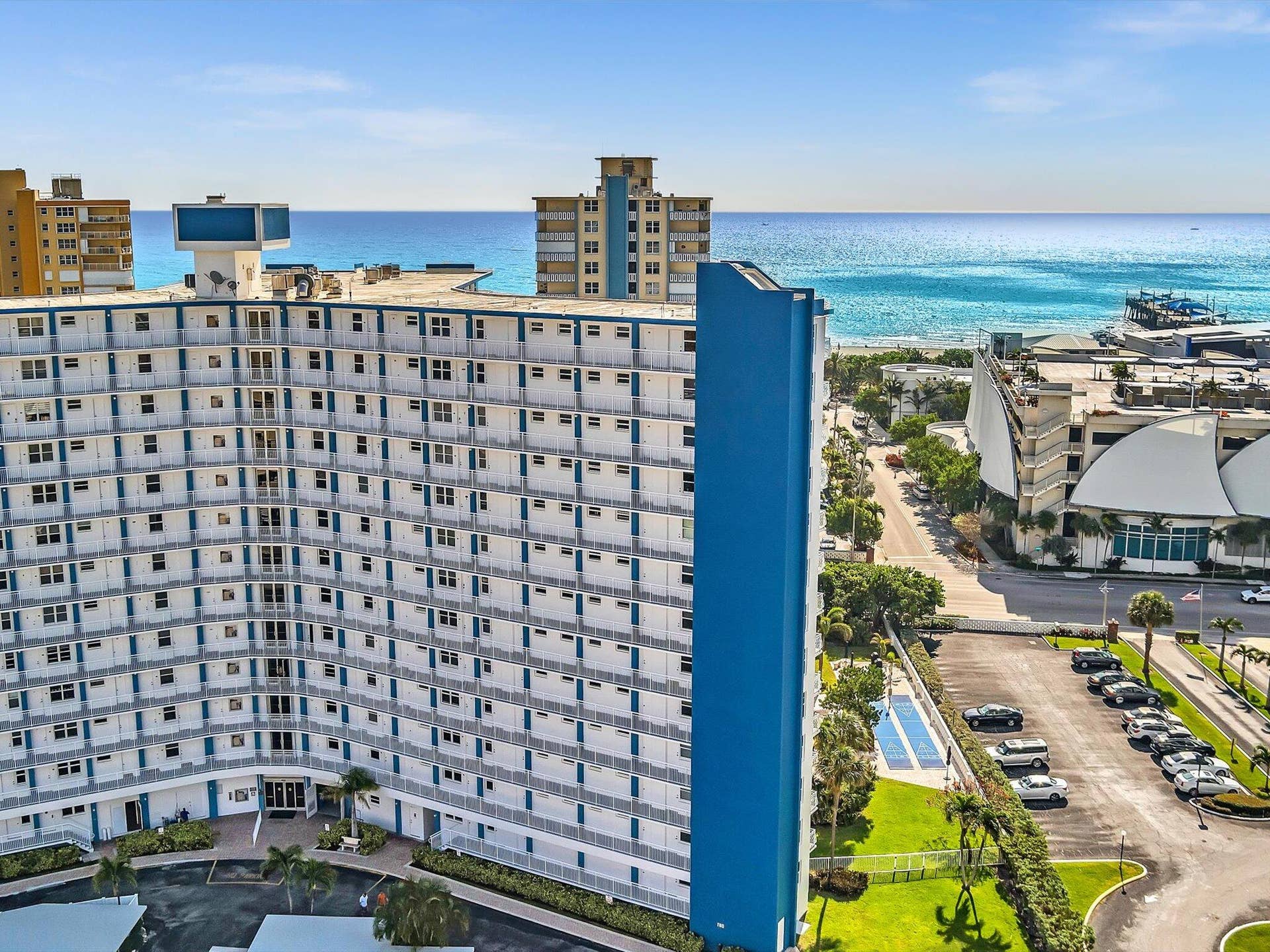 301 N Ocean Boulevard, #709, Pompano Beach, FL 33062 Rear entries