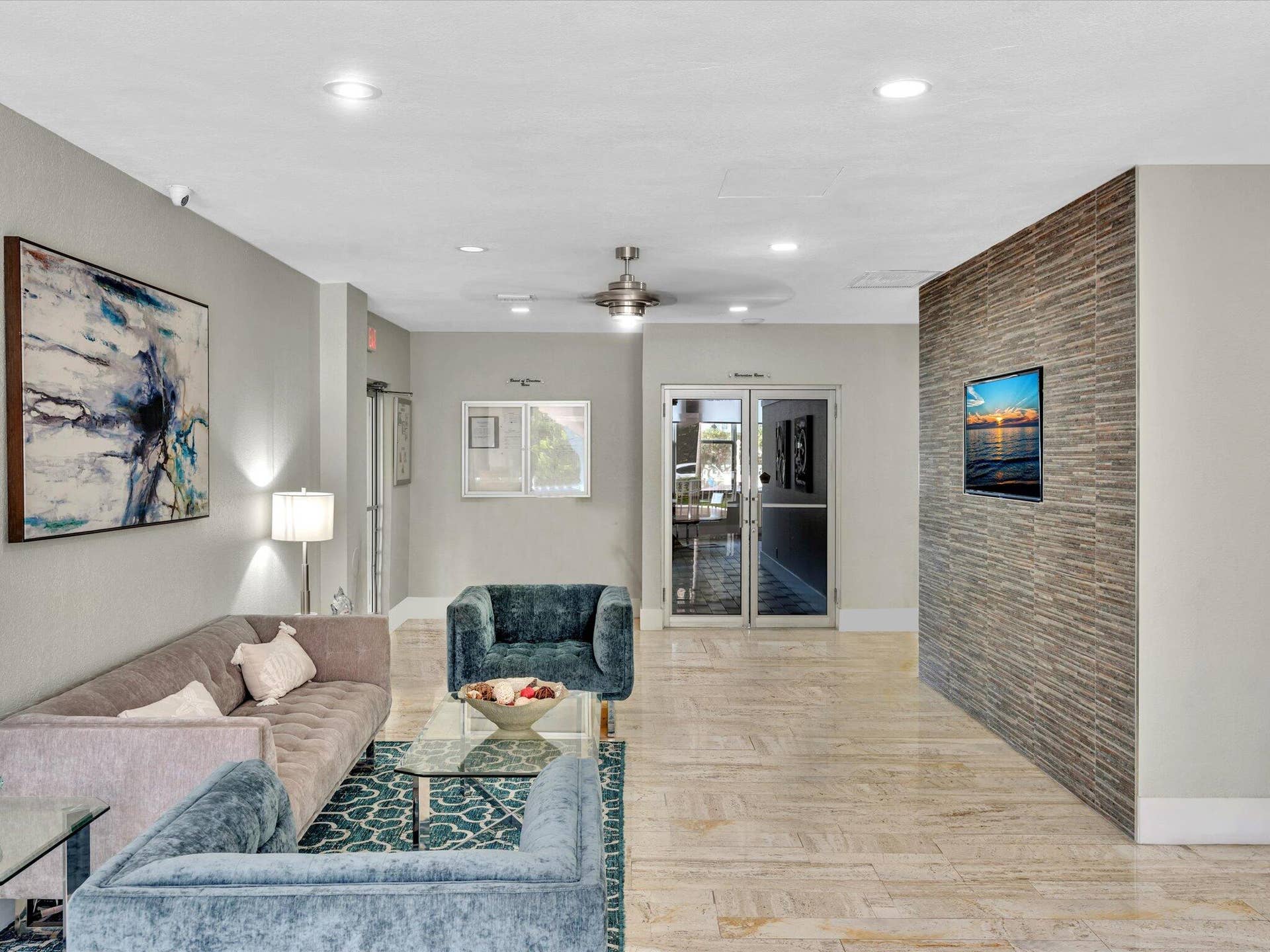 301 N Ocean Boulevard, #709, Pompano Beach, FL 33062 41-Contemporary and bright Lobby