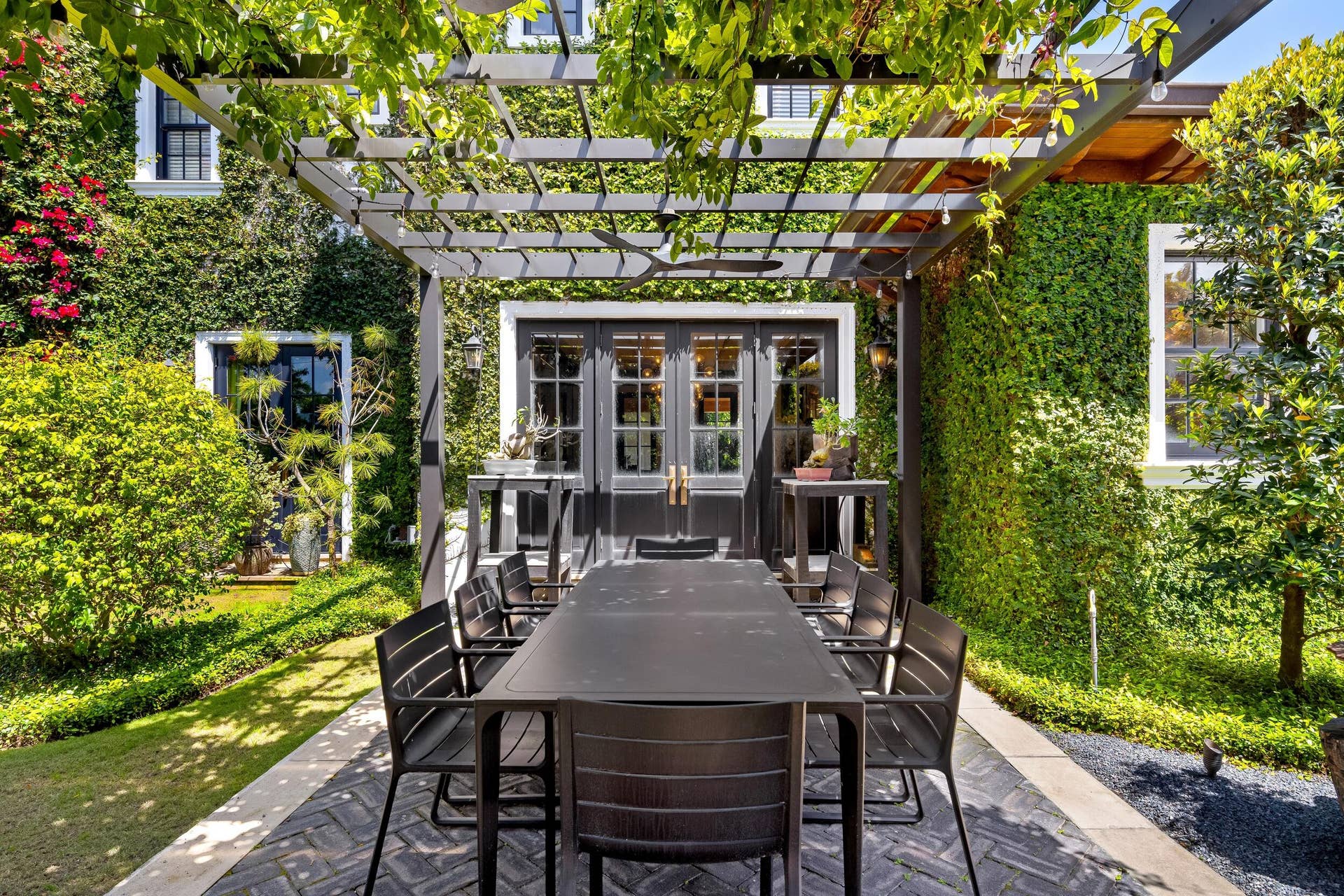 1053 N Lake Way, Palm Beach, FL 33480 Bonsai Garden Dining