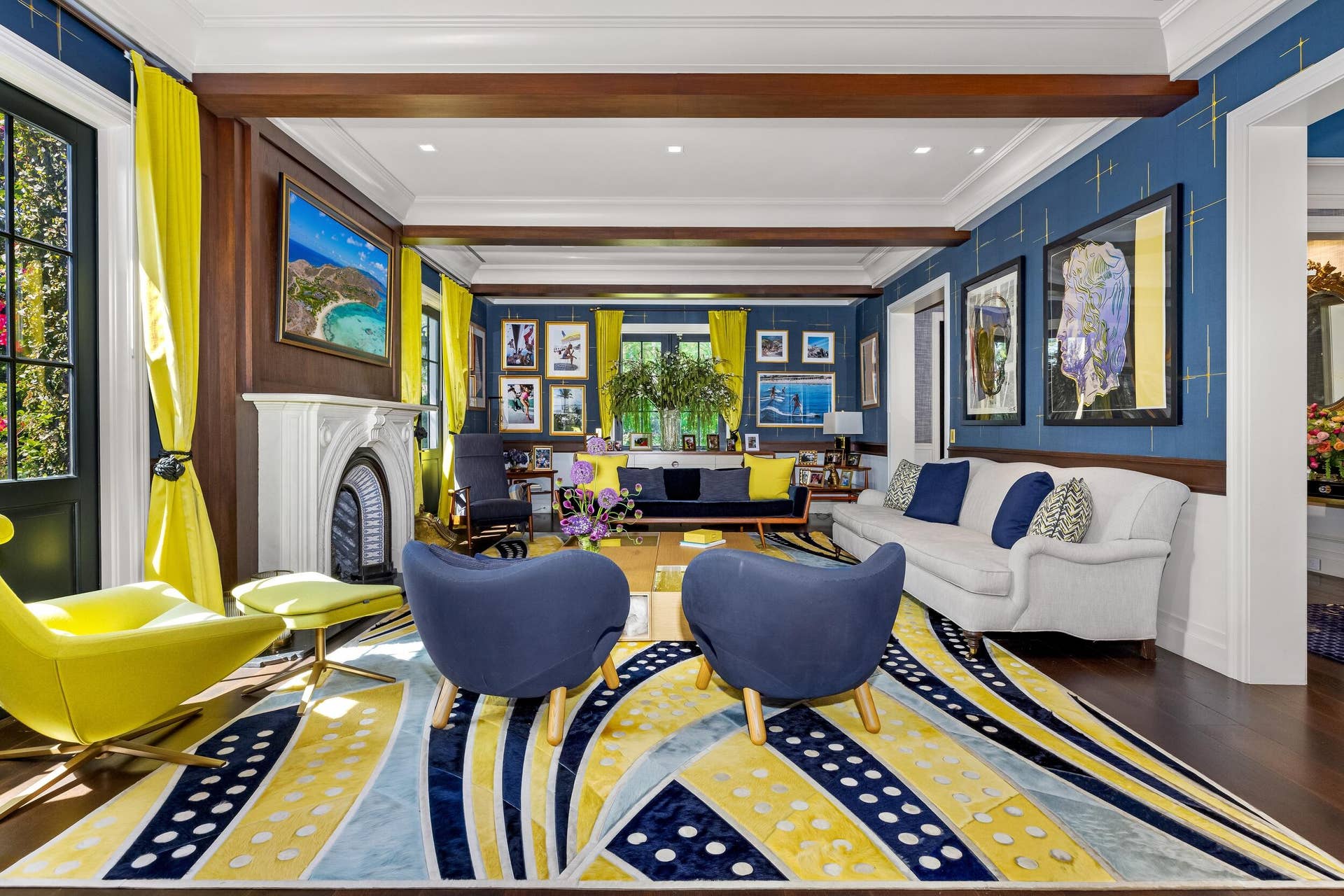 1053 N Lake Way, Palm Beach, FL 33480 Living Area