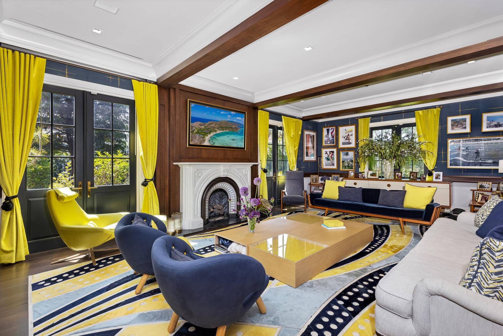 1053 N Lake Way, Palm Beach, FL 33480 Living Area