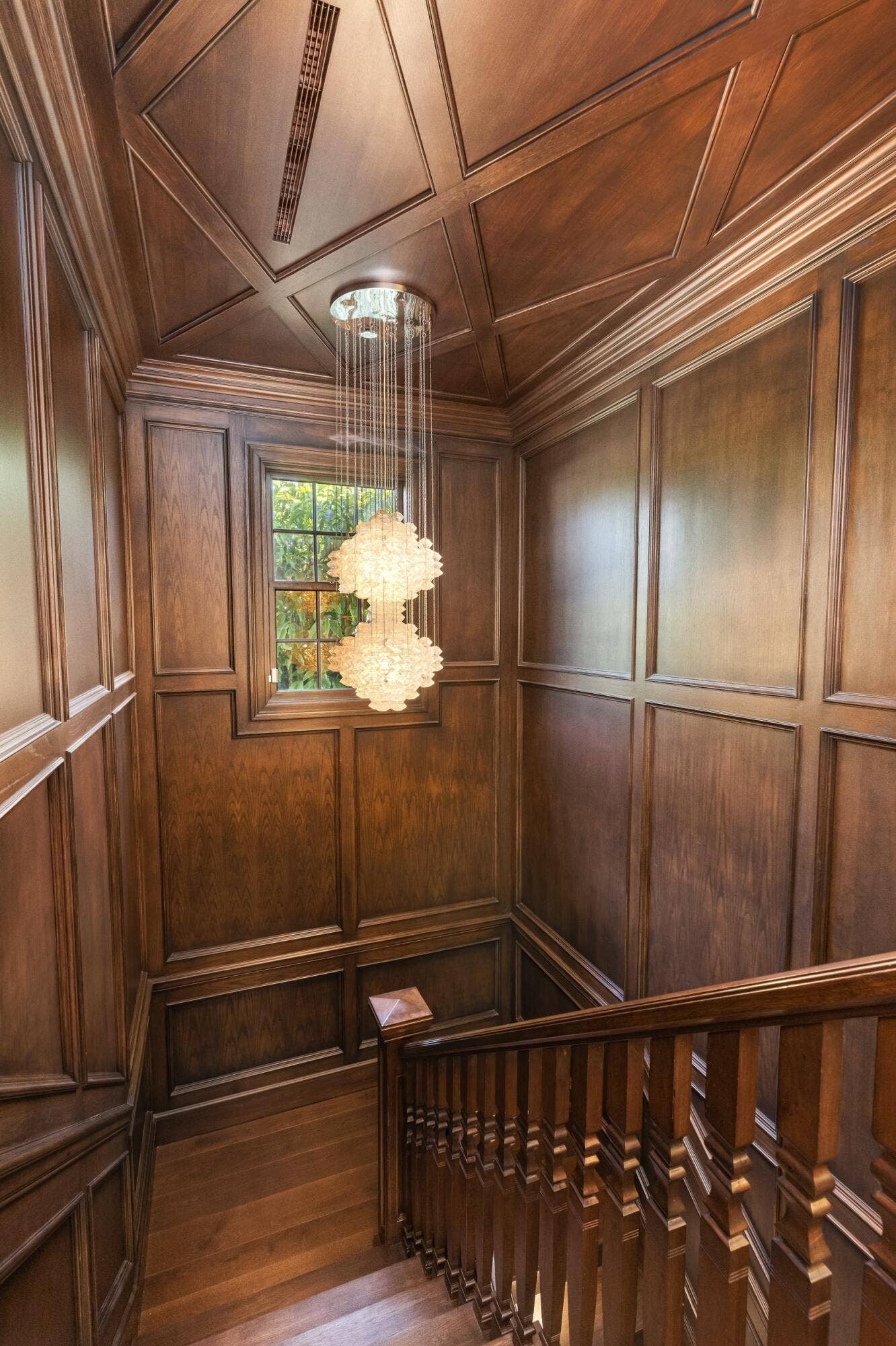 1053 N Lake Way, Palm Beach, FL 33480 Stairs 2