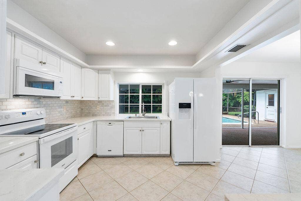 1344 NW 100TH Avenue, Coral Springs, FL 33071 31 (002)