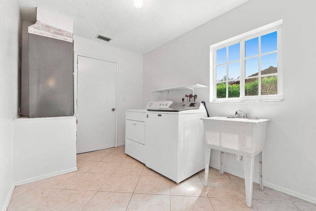 1344 NW 100TH Avenue, Coral Springs, FL 33071 48 (002)