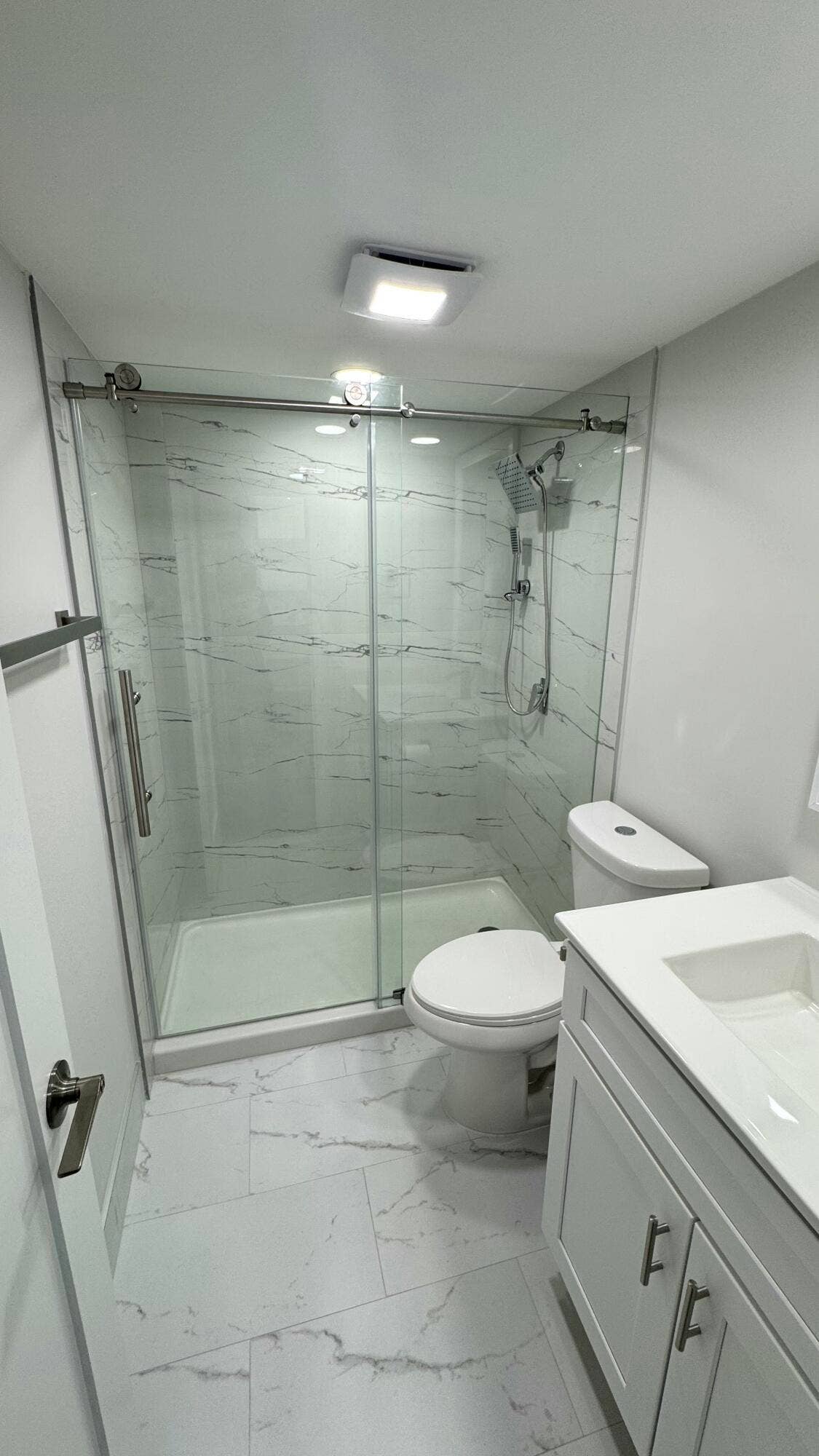 91 Coventry D, West Palm Beach, FL 33417 bathroom