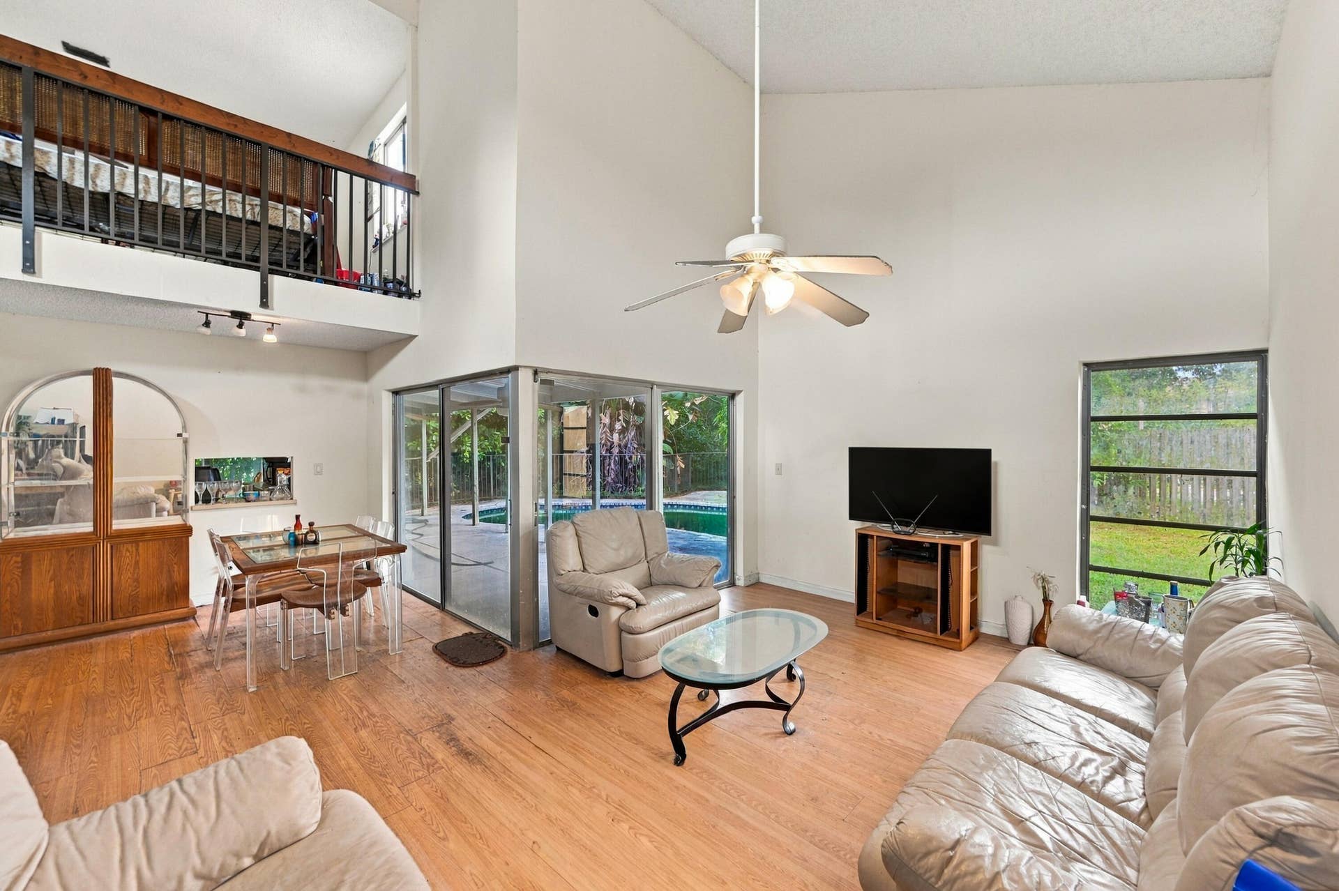 3528 NW 73RD Way, Coral Springs, FL 33065 07_living room