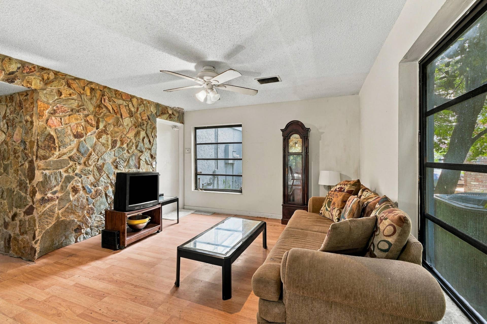 3528 NW 73RD Way, Coral Springs, FL 33065 13_family room