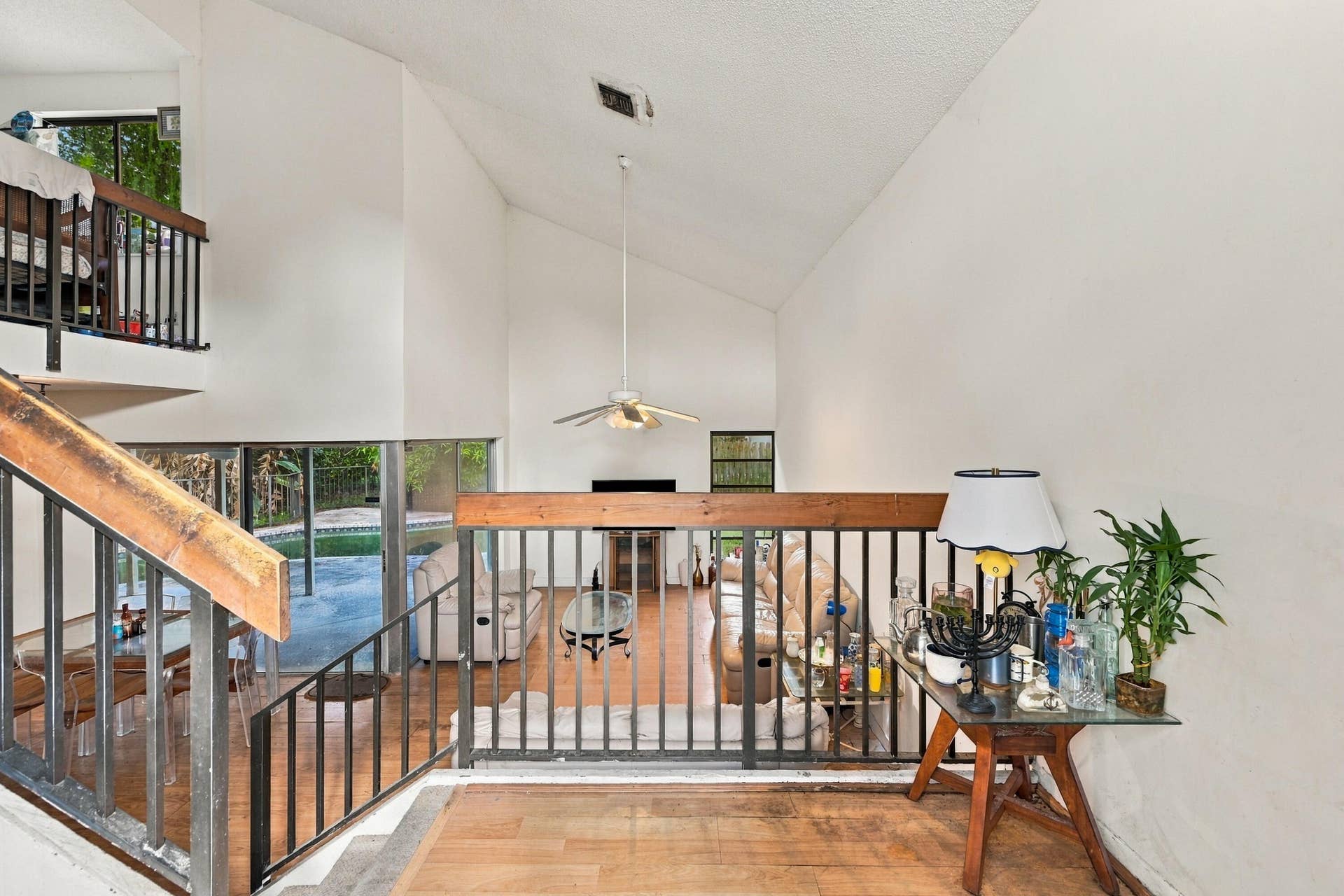 3528 NW 73RD Way, Coral Springs, FL 33065 03_foyer