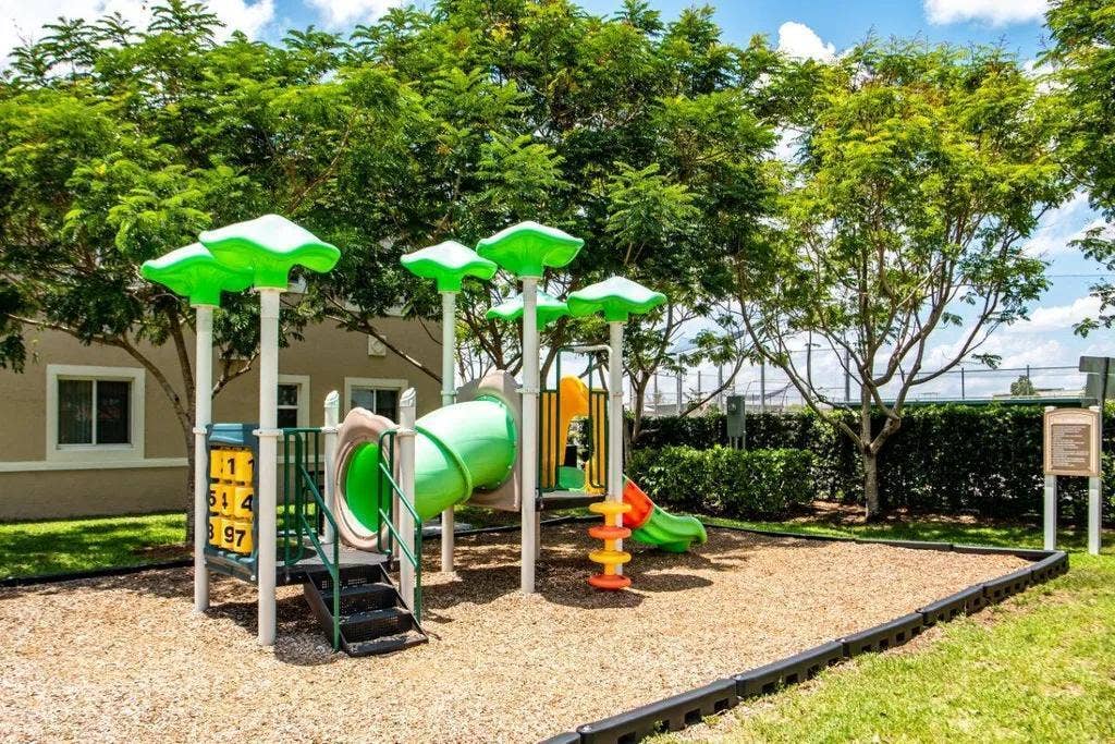 826 DAKOTA Drive, #102, Jupiter, Jupiter, FL 33458 JkbdrbJCDngVMgFkewBwZEfR1EhqyI7kLVJ_Jpob