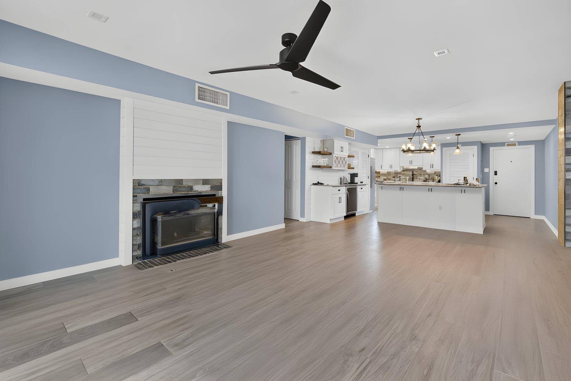 1200 Marine Way E, #803B, North Palm Beach, FL 33408 16-web-or-mls-_MLP7782 furniture removed