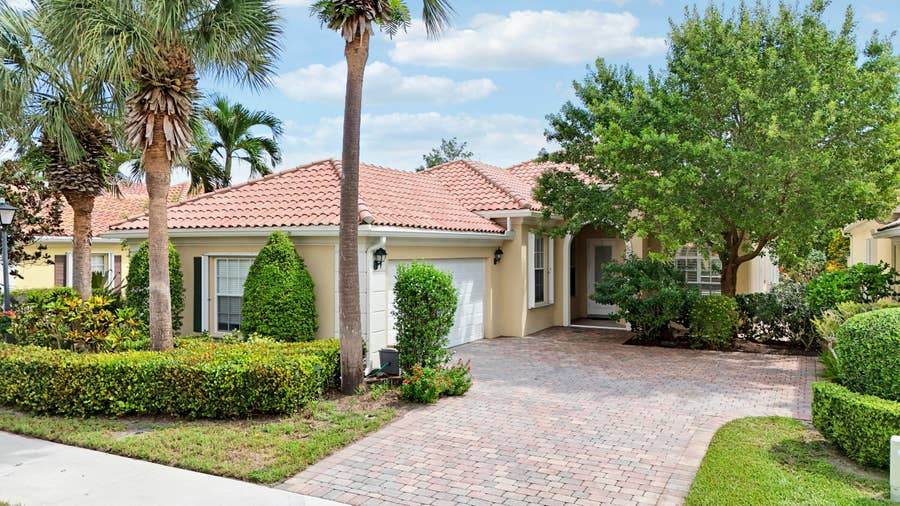 Property photo for 4718 Dovehill Drive, Palm Beach Gardens, FL