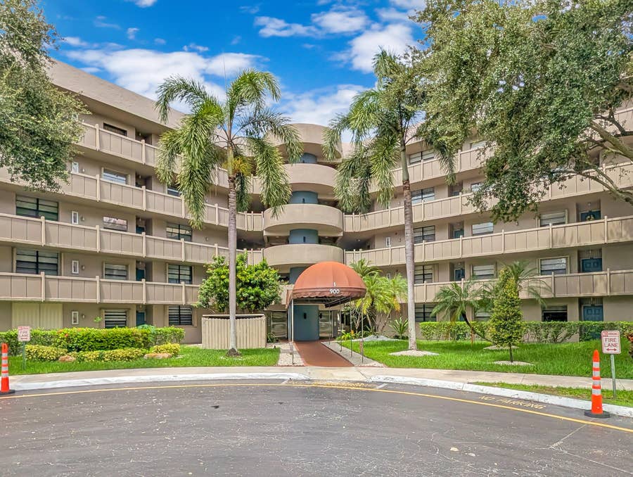 Property photo for 900 Colony Point Circle, #205, Pembroke Pines, FL