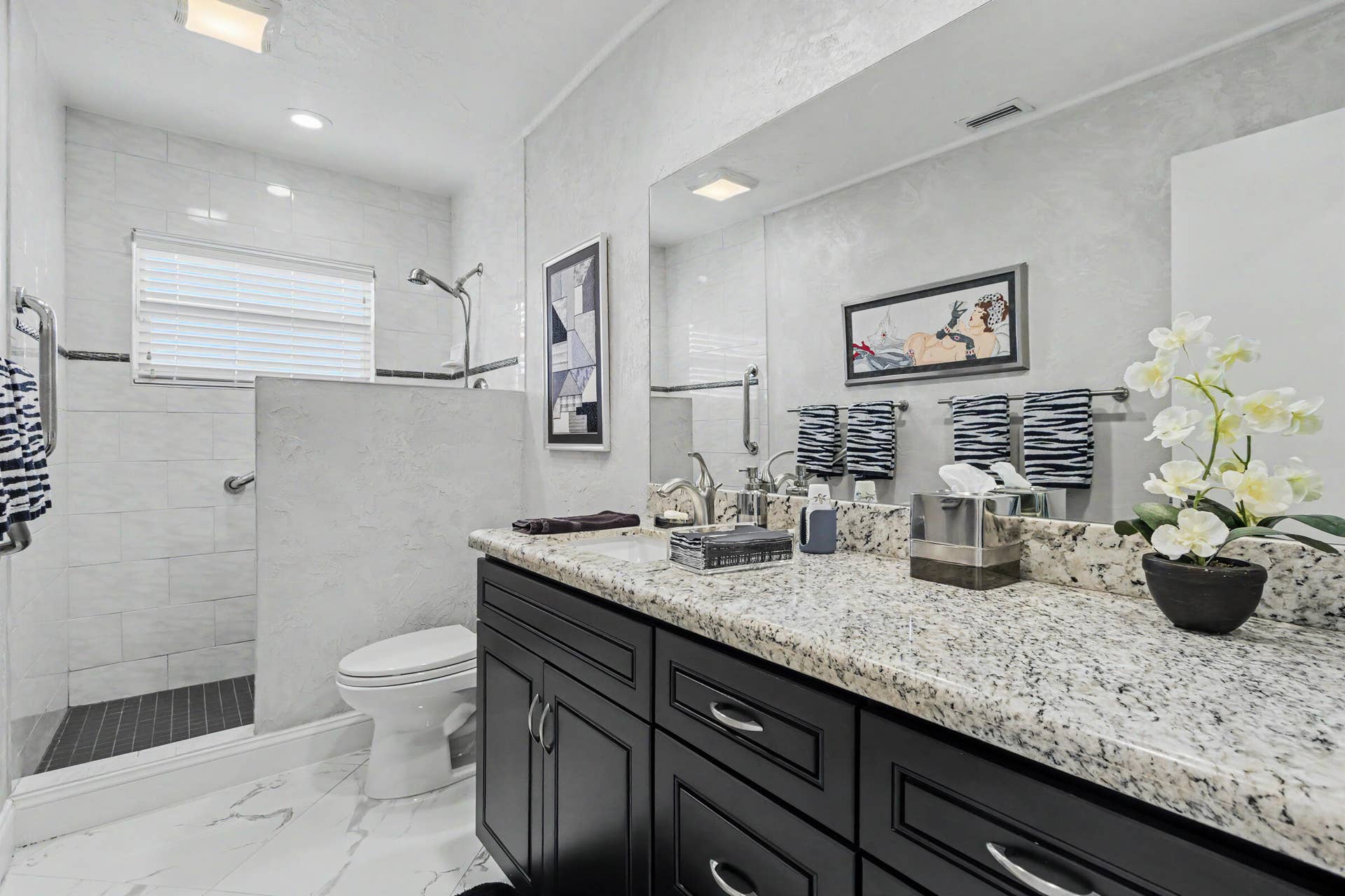 415 SAILBOAT Circle, Weston, FL 33326 Guest bathroom with step in shower