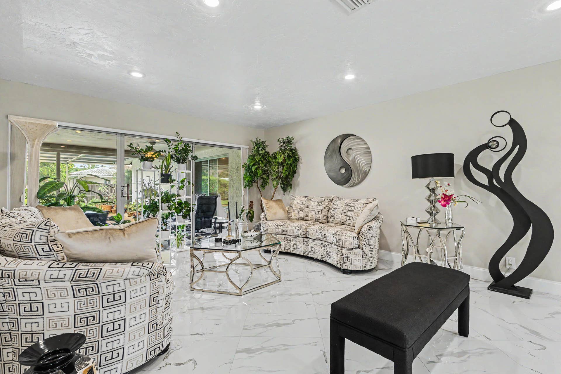 415 SAILBOAT Circle, Weston, FL 33326 Living room