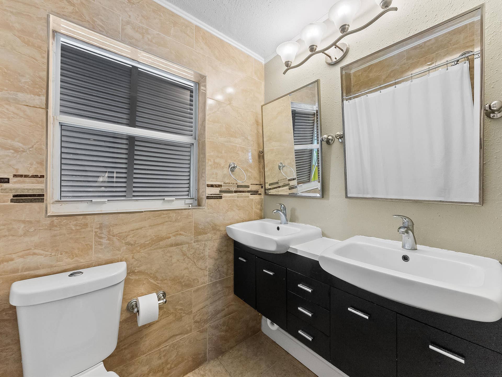 6340 NE 19th Terrace, Fort Lauderdale, FL 33308 DSC05369