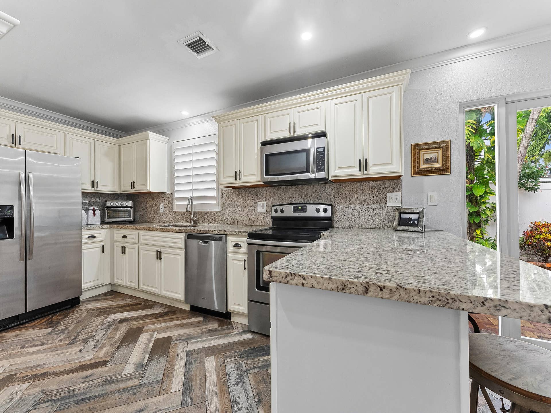 6340 NE 19th Terrace, Fort Lauderdale, FL 33308 DSC05387