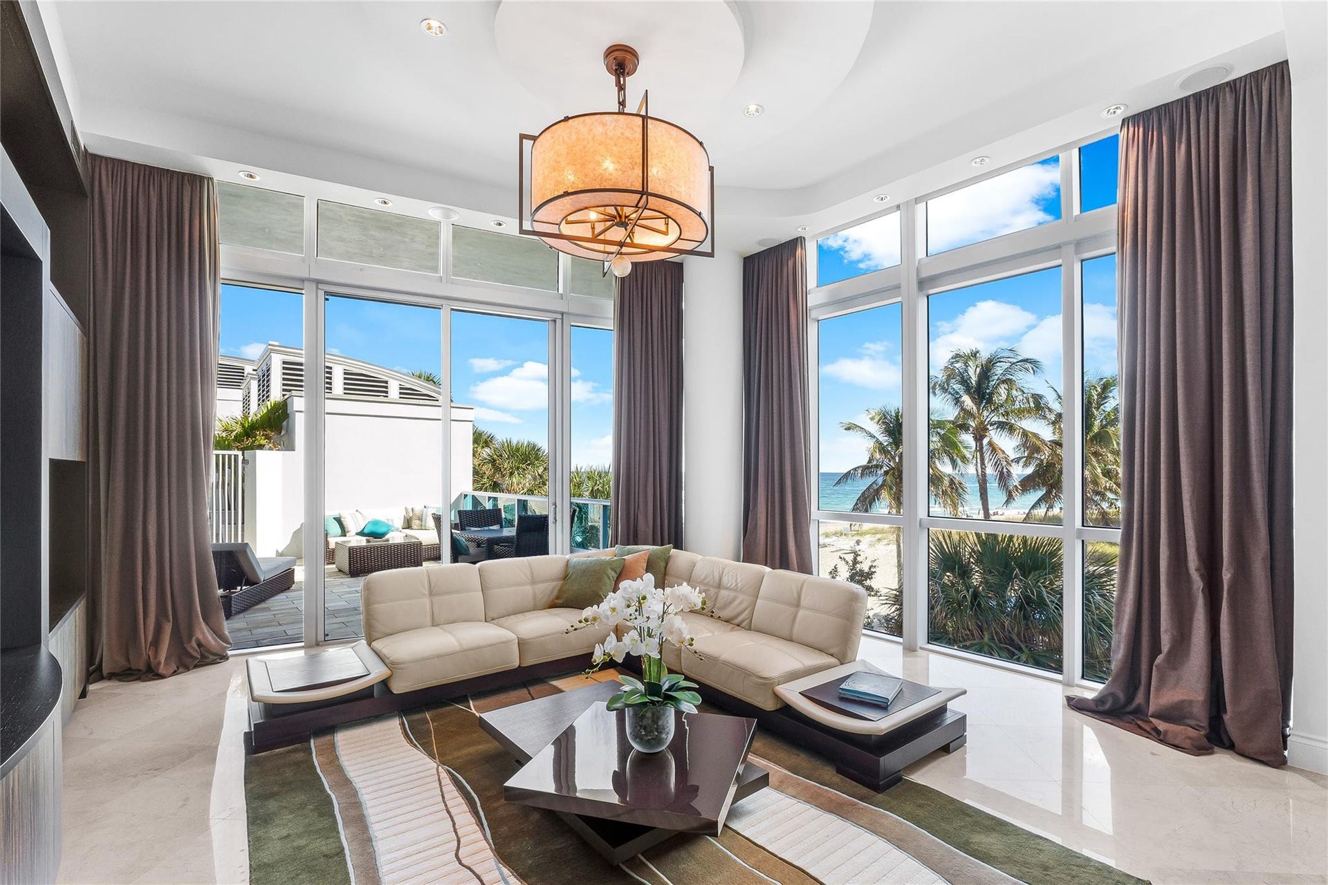 2nd Living Space on the Sand 14 Ft Ceilings