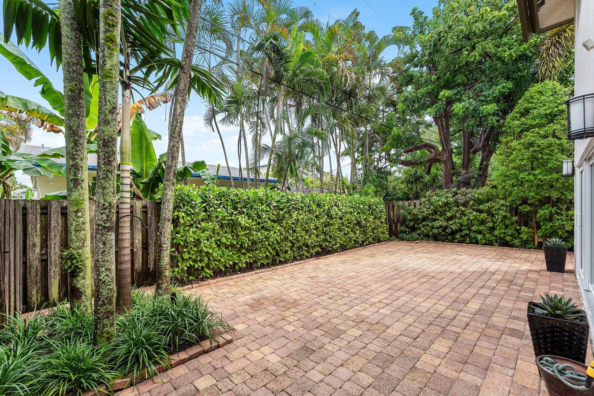 029-620Northeast9thAvenue-4-FortLauderda