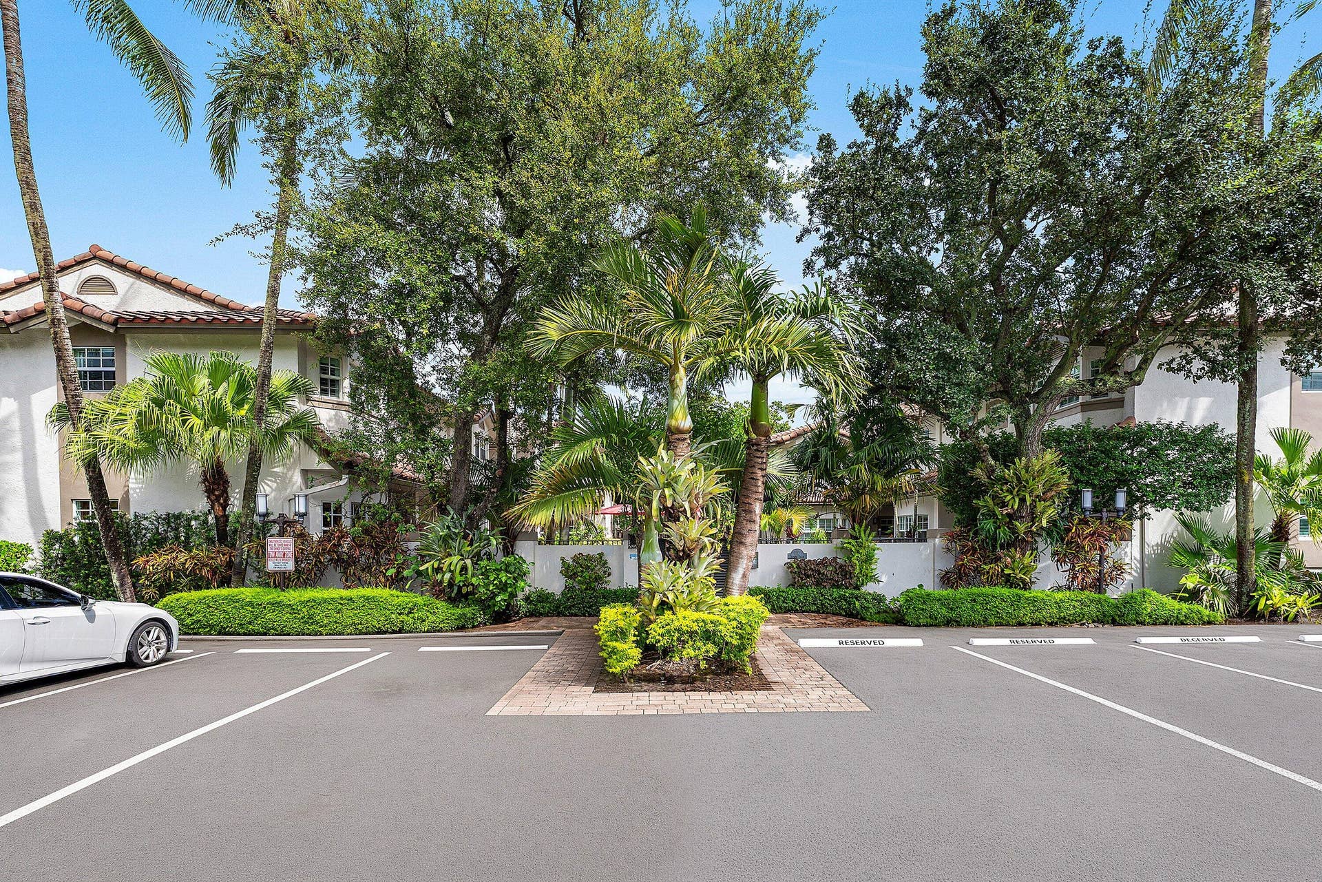 001-620Northeast9thAvenue-4-FortLauderda