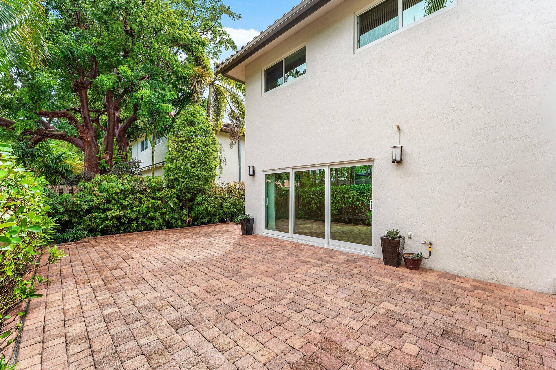 030-620Northeast9thAvenue-4-FortLauderda