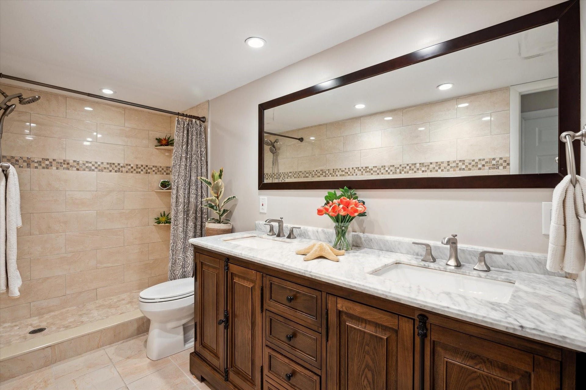 2841 N OCEAN Boulevard, #301, Fort Lauderdale, Fort Lauderdale, FL 33308 Guest Bath