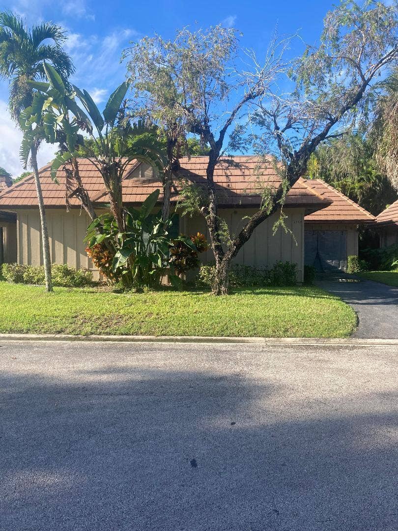 Property photo for 1950 COQUINA Way, Coral Springs, FL
