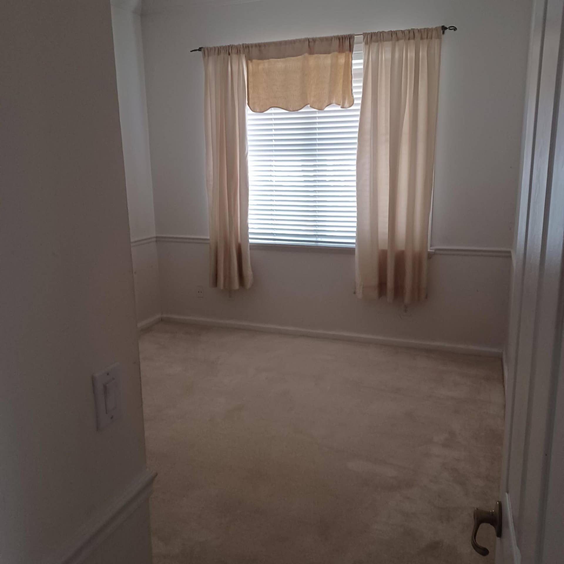 PRESTON CURTAIN