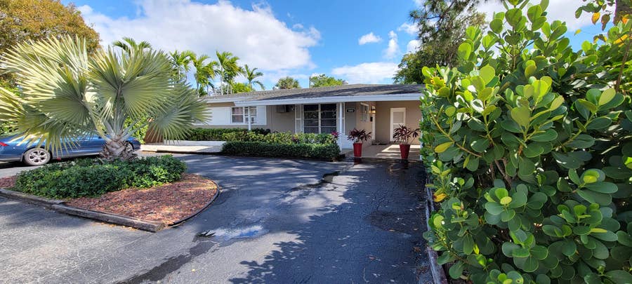 Property photo for 1000 NE 17th Court, Fort Lauderdale, FL