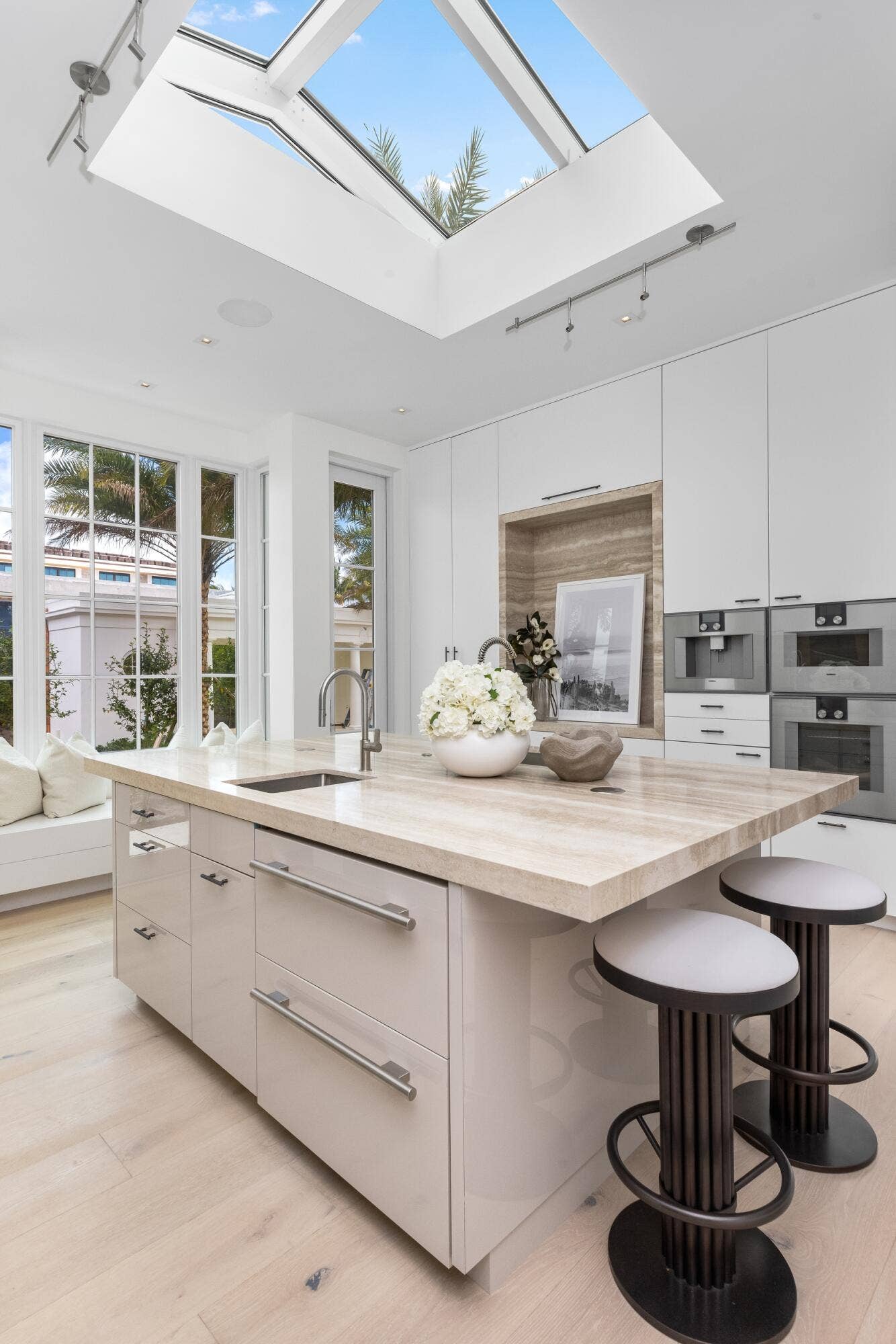 301 Plantation Road, Palm Beach, FL 33480 Kitchen