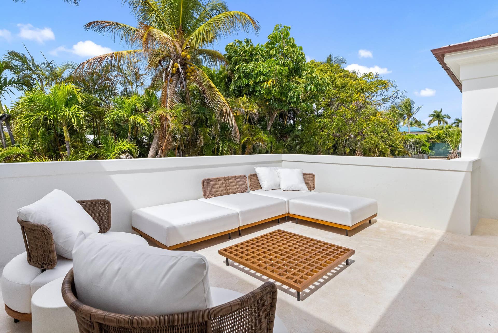 301 Plantation Road, Palm Beach, FL 33480 Guest Terrace