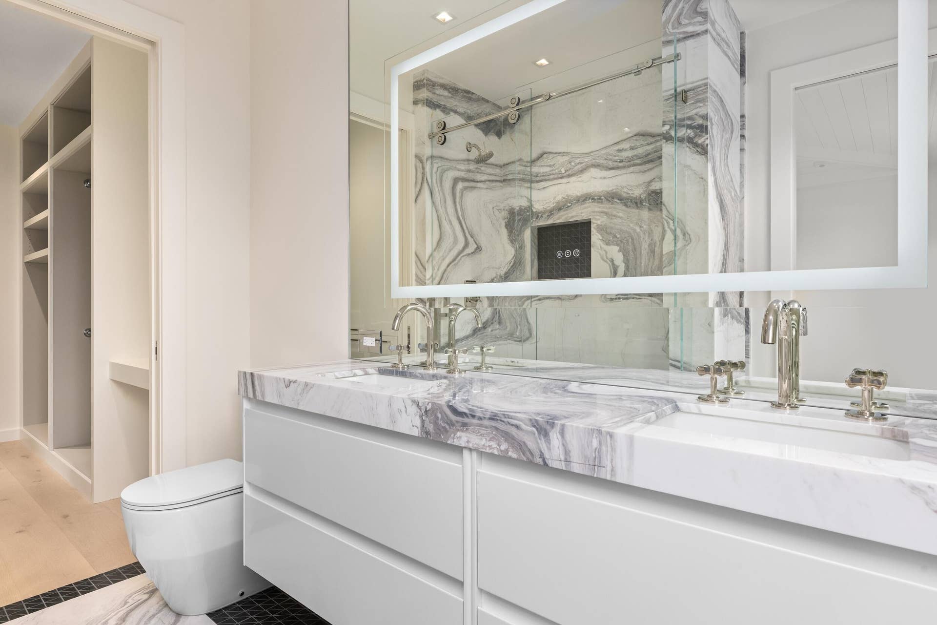 301 Plantation Road, Palm Beach, FL 33480 Guest Bath 2