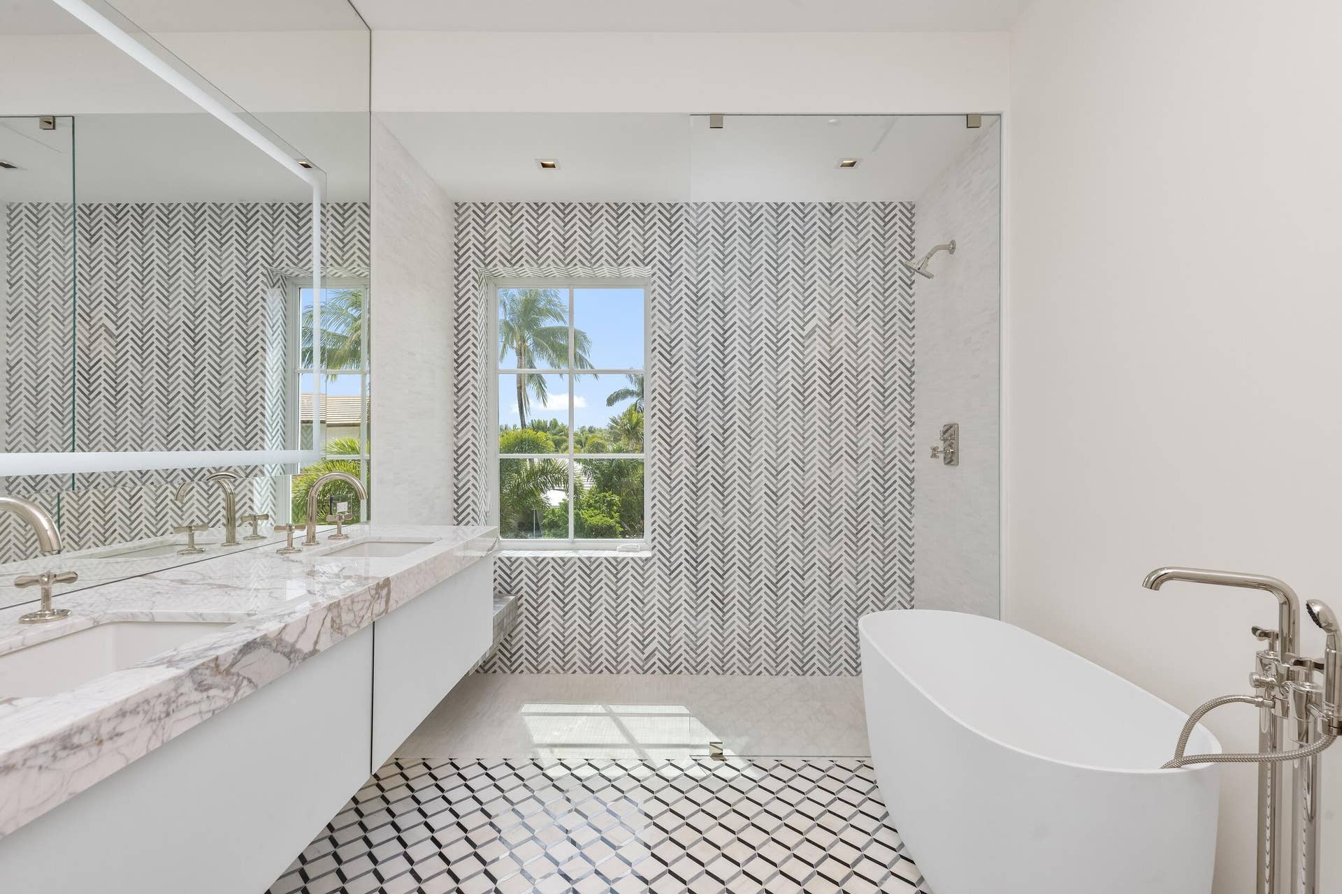 301 Plantation Road, Palm Beach, FL 33480 Guest Bath 3