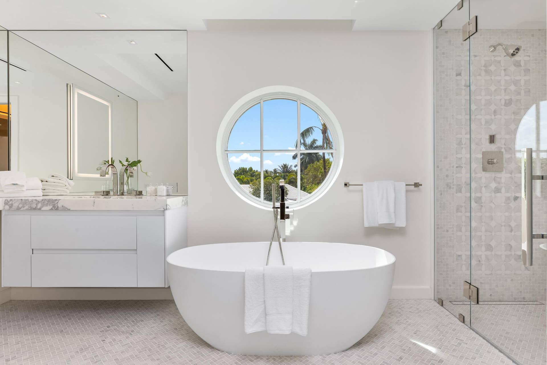 301 Plantation Road, Palm Beach, FL 33480 Her Bath