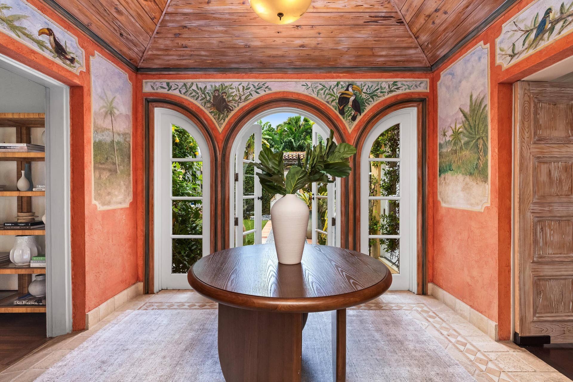 124 Brazilian Avenue, Palm Beach, FL 33480 Foyer