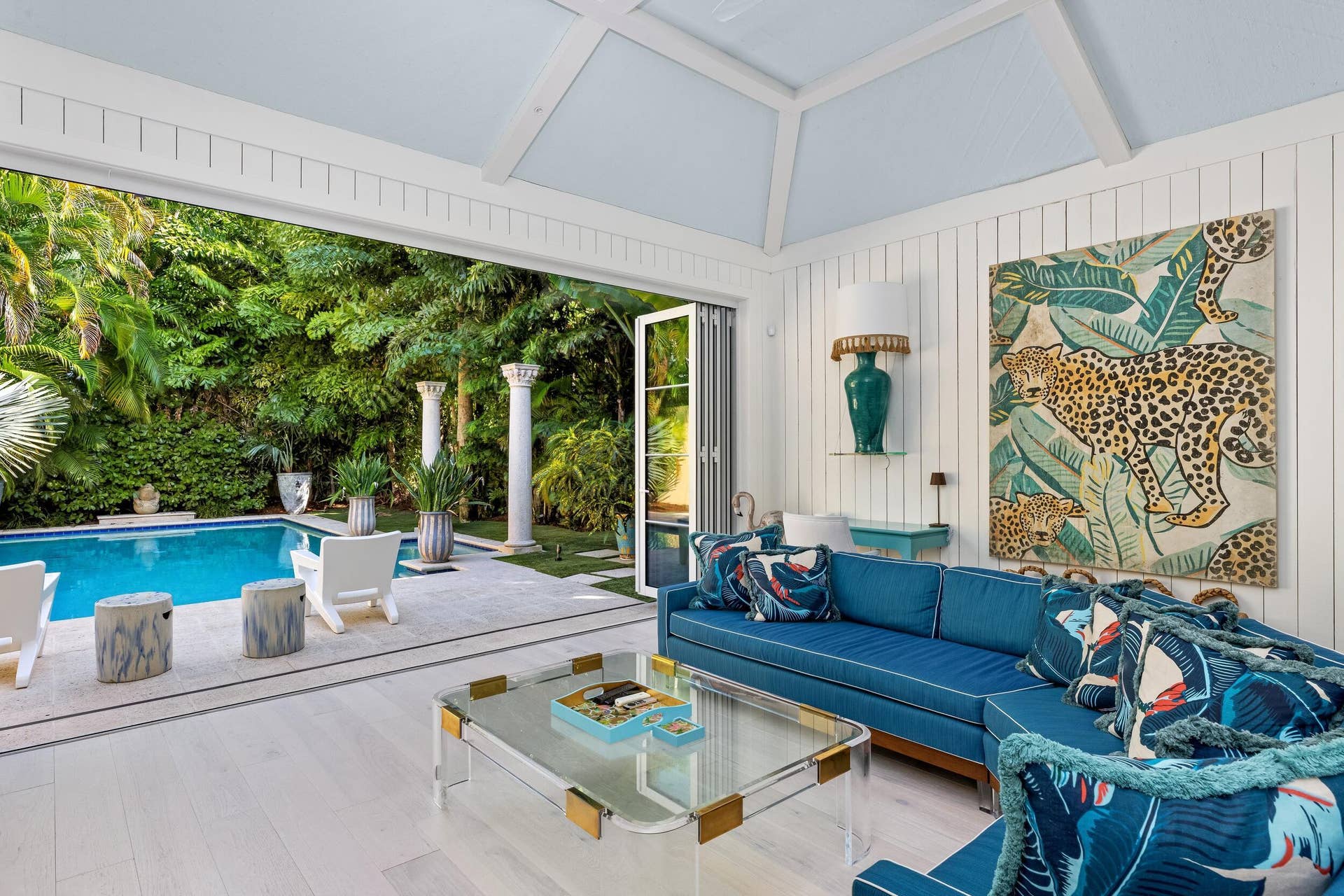 124 Brazilian Avenue, Palm Beach, FL 33480 Guest House Living