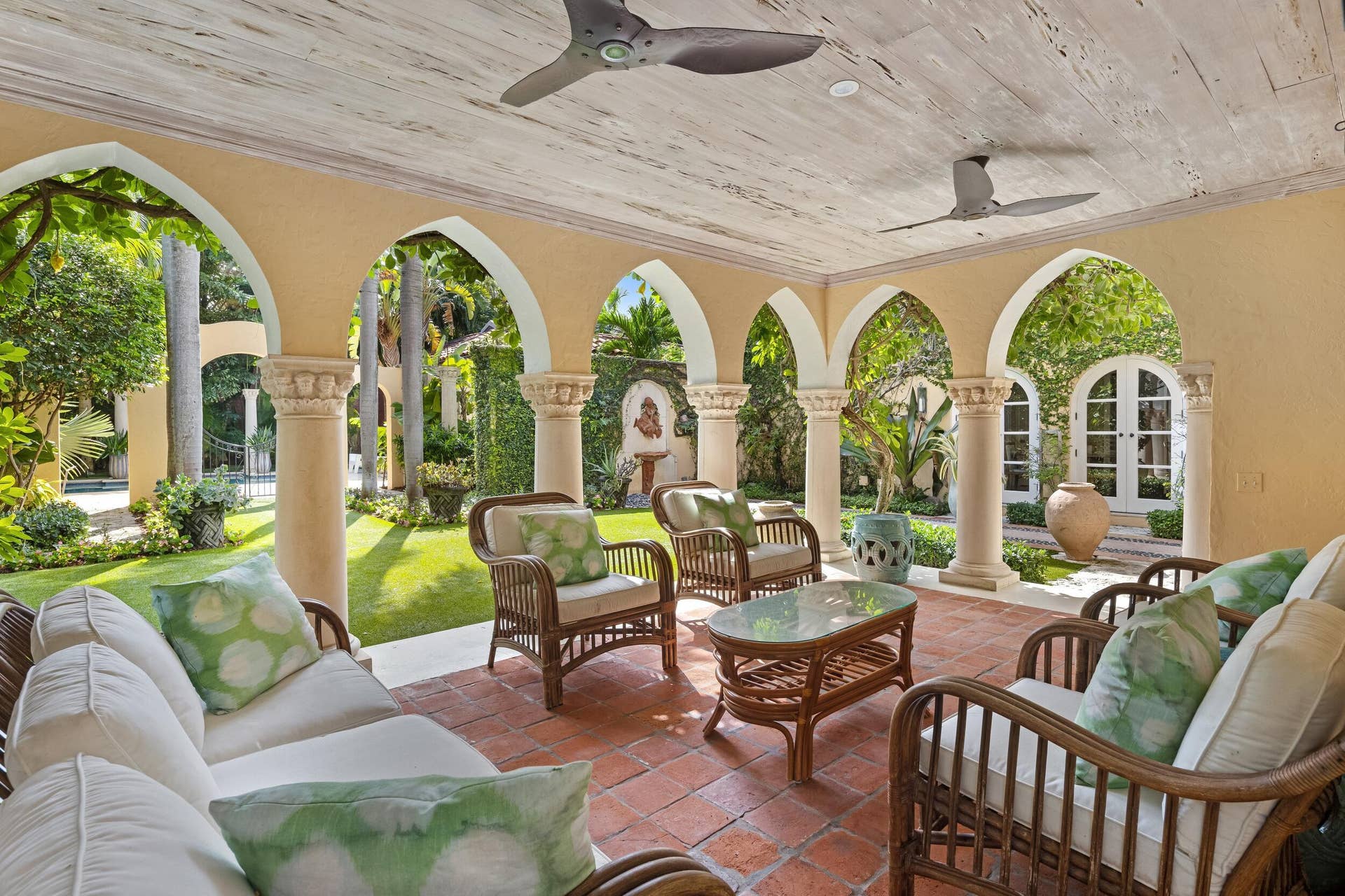 124 Brazilian Avenue, Palm Beach, FL 33480 Loggia