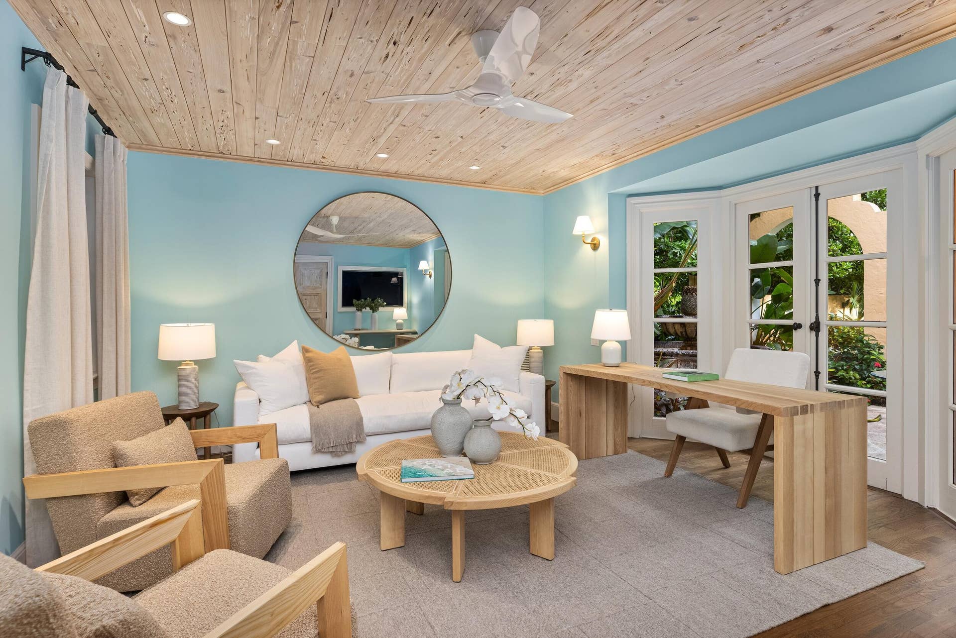124 Brazilian Avenue, Palm Beach, FL 33480 Family Room