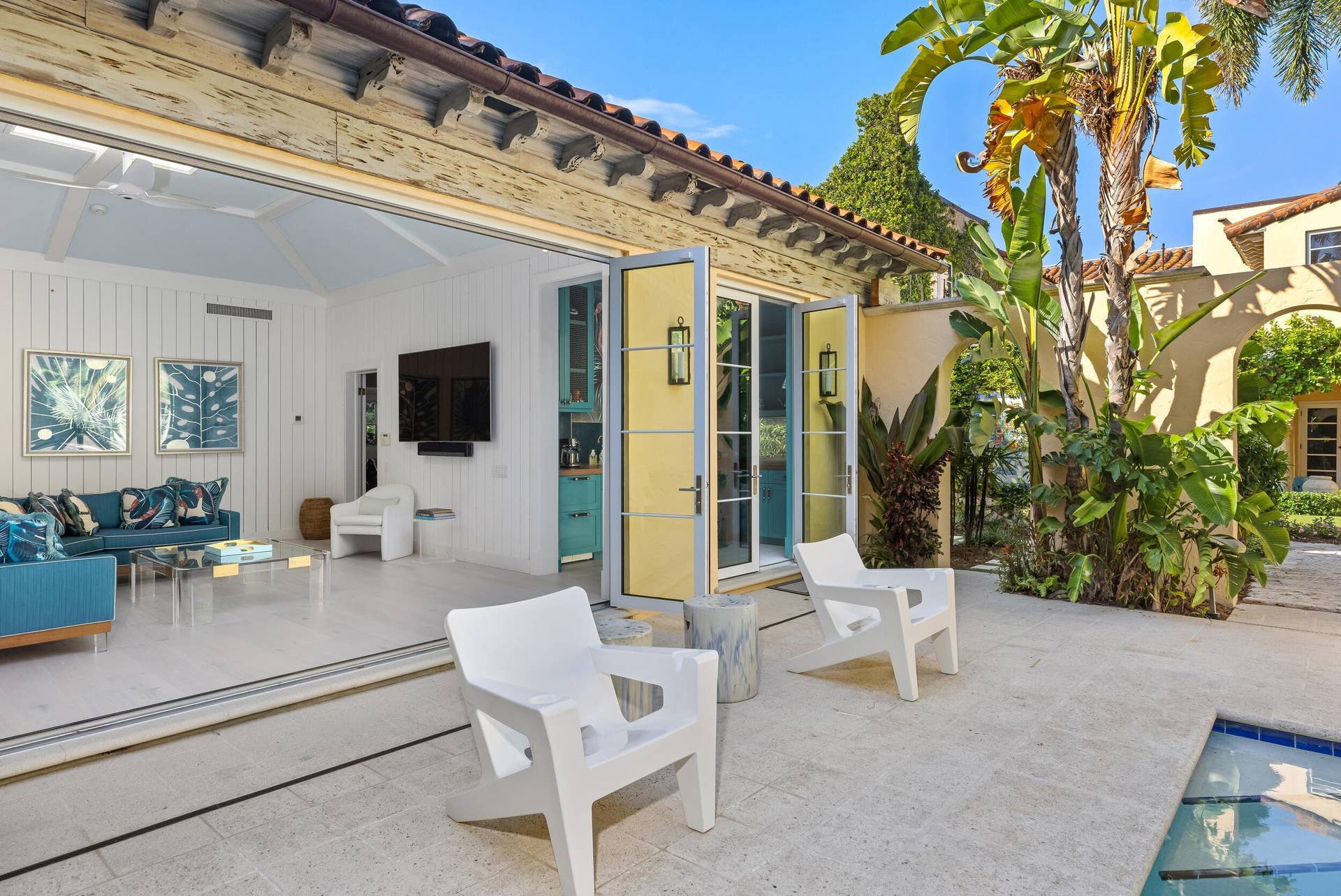 124 Brazilian Avenue, Palm Beach, FL 33480 Guest House Living