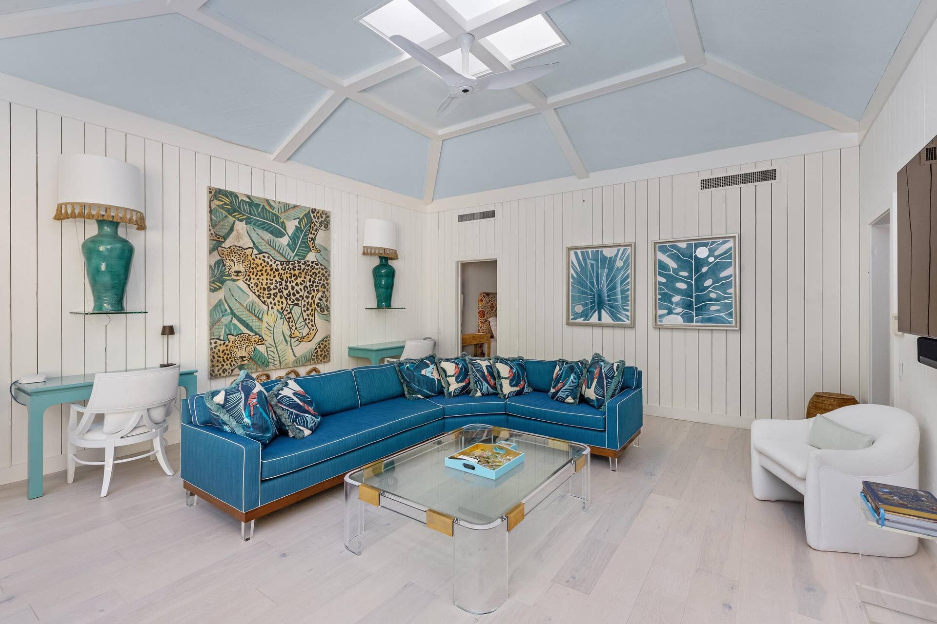 124 Brazilian Avenue, Palm Beach, FL 33480 Guest House Living