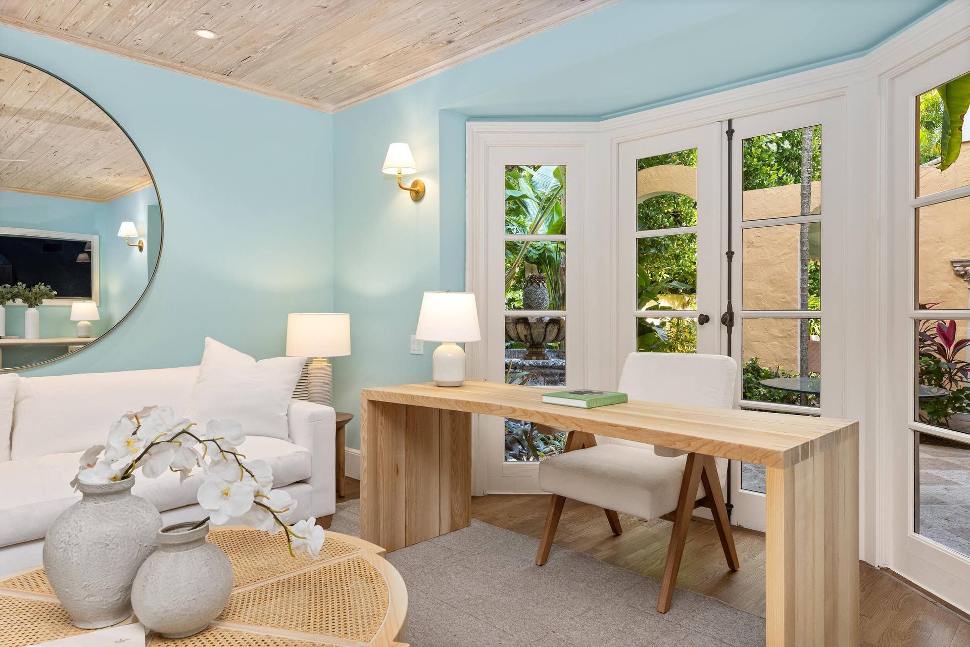 124 Brazilian Avenue, Palm Beach, FL 33480 Family Room