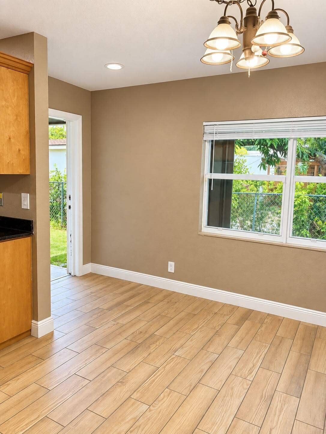 171 SE 3RD Street, #B, Deerfield Beach, FL 33441 WhatsApp Image 2026-09-24 at 2.06.36 PM-