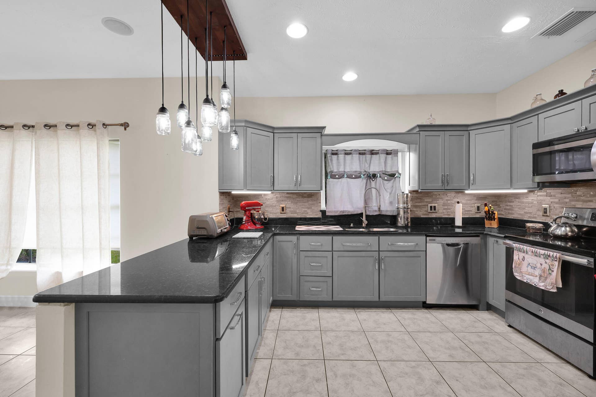 2728 SERENITY Circle S, Fort Pierce, FL 34981 Kitchen
