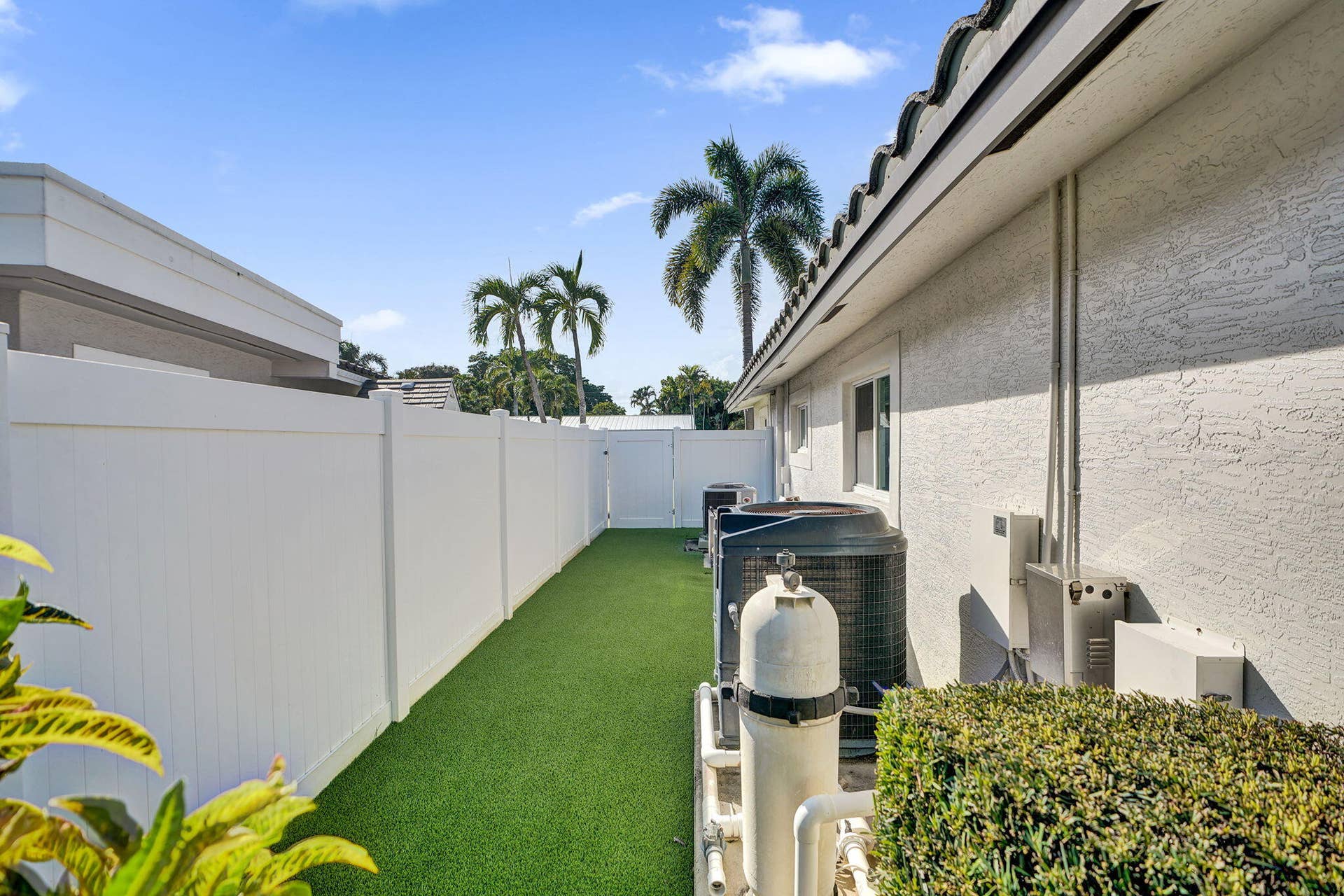 4200 NE 22ND Terrace, Lighthouse Point, FL 33064 64-web-or-mls-DSC00111